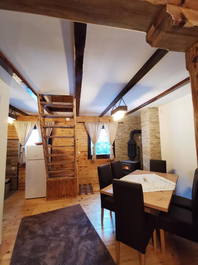 Vila Tijana Mitrovac Buitenkant foto