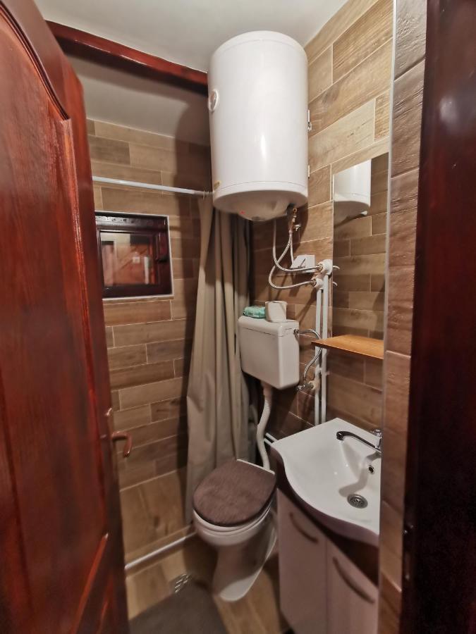 Vila Tijana Mitrovac Buitenkant foto