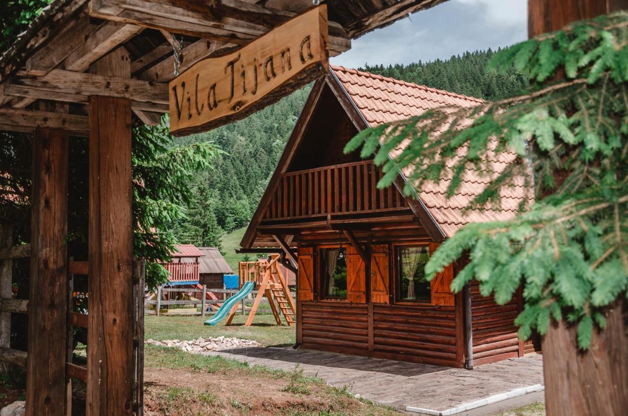 Vila Tijana Mitrovac Buitenkant foto